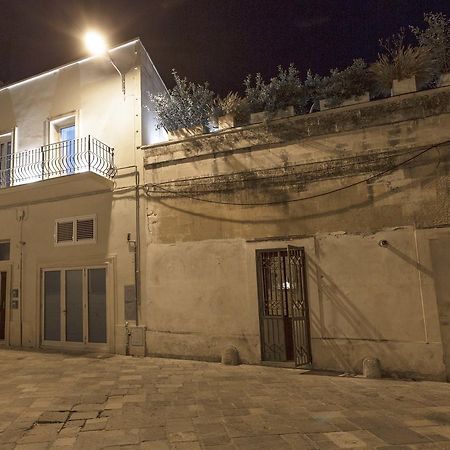 La Loggia Dei Rayno Bed & Breakfast Lecce Luaran gambar